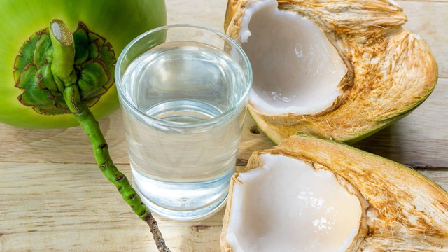 Cao huyết áp có uống được nước dừa không?
