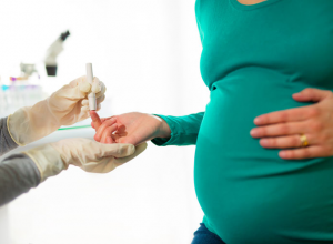 Tiểu đường thai kỳ nguy hiểm như nào đối với mẹ và em bé?