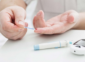 Hướng dẫn từ A đến Z cách thử tiểu đường tại nhà 