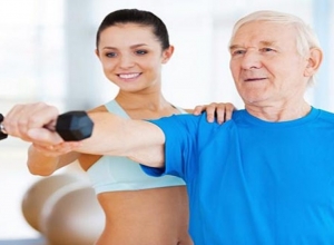 4 động tác đơn giản phòng chống đột quỵ hiệu quả