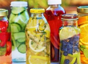 11 cách làm nước detox đẹp da mà chị em không nên bỏ qua