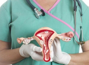 Ung thư buồng trứng có mang thai và sinh con được không?