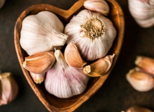 Chữa cao huyết áp bằng tỏi có thật sự hiệu quả?