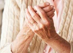 Tê bì chân tay ở người tiểu đường gây nguy hiểm như nào?