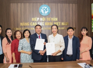 Lễ ký kết hợp tác giữa Hiệp hội Tư vấn Nâng cao Sức khỏe Việt Nam và BNC Medipharm