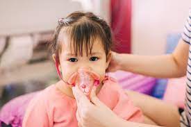Cách điều trị và chăm sóc trẻ nhỏ bị viêm phổi đúng cách