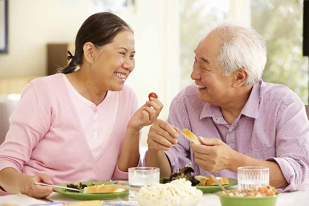 Người bị đau nhức xương khớp nên ăn gì và không nên ăn gì?