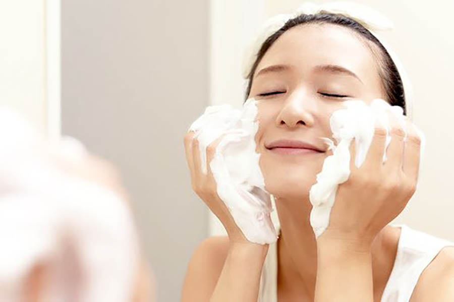 7 nguyên nhân khiến da mặt bị nhờn và biện pháp chăm sóc da đúng cách