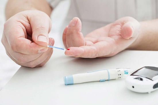 Hướng dẫn từ A đến Z cách thử tiểu đường tại nhà 