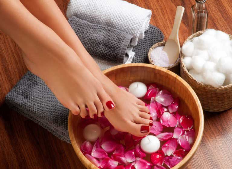 Cách Đứng Lâu Không Mỏi Chân – Ngừa Đau Xương Khớp