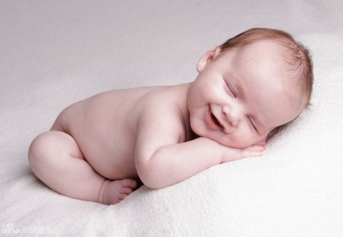 Bé ngủ vào ban đêm sẽ có sự phát triển trí não và thể chất rất tốt