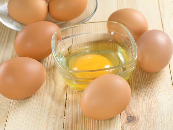 Công dụng tuyệt vời của trứng gà với trị nám da mặt