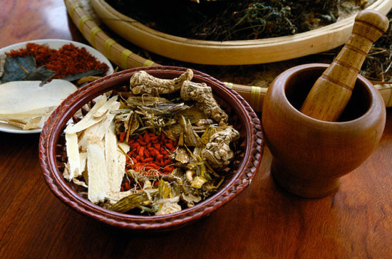 Chữa đau cổ vai gáy bằng đông y