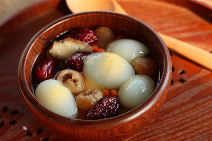 trứng gà nấu kỷ tử